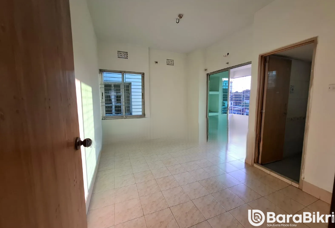 3 bedroom flat for rent in Dhaka with line gas within 12000 BDT