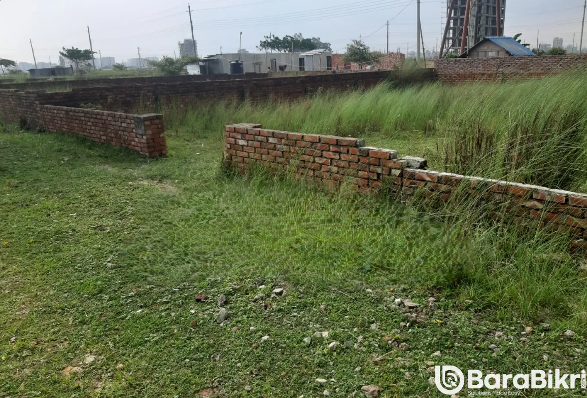 Bashundhara P block plot sale