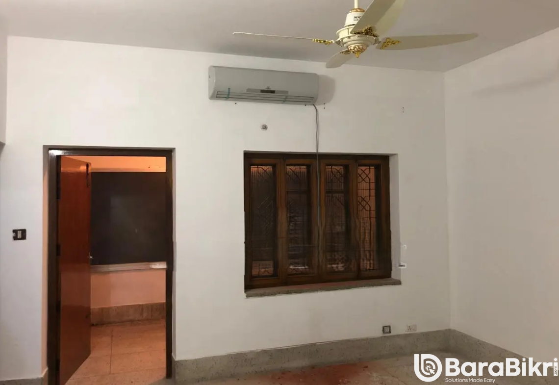 Office space with Titas gas in Dhaka
