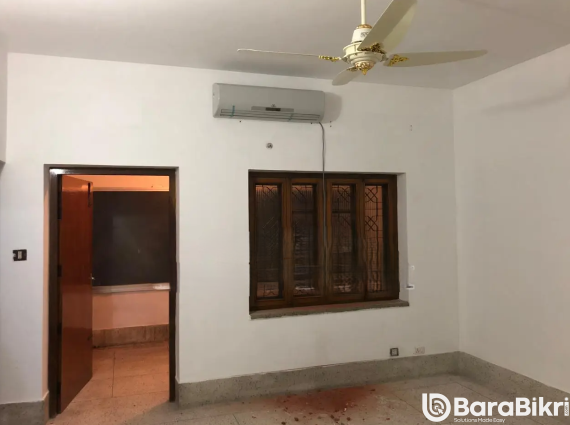 Office space with Titas gas in Dhaka