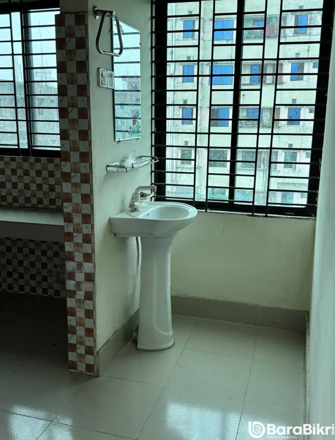 Flat for rent in Matuail Adoshonogor